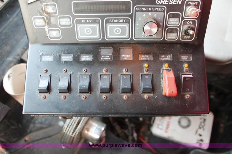 image for item I8030 1999 International 4900 dump truck