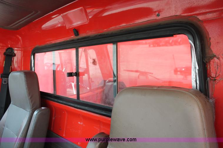 image for item I8030 1999 International 4900 dump truck