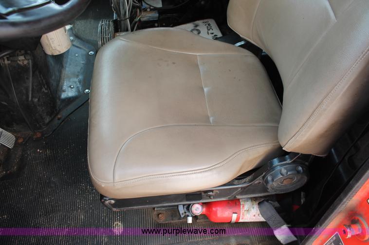 image for item I8030 1999 International 4900 dump truck