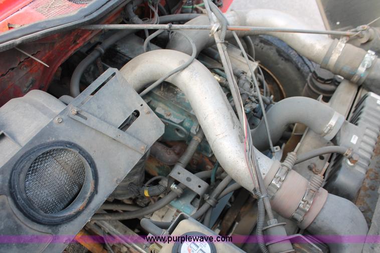 image for item I8030 1999 International 4900 dump truck