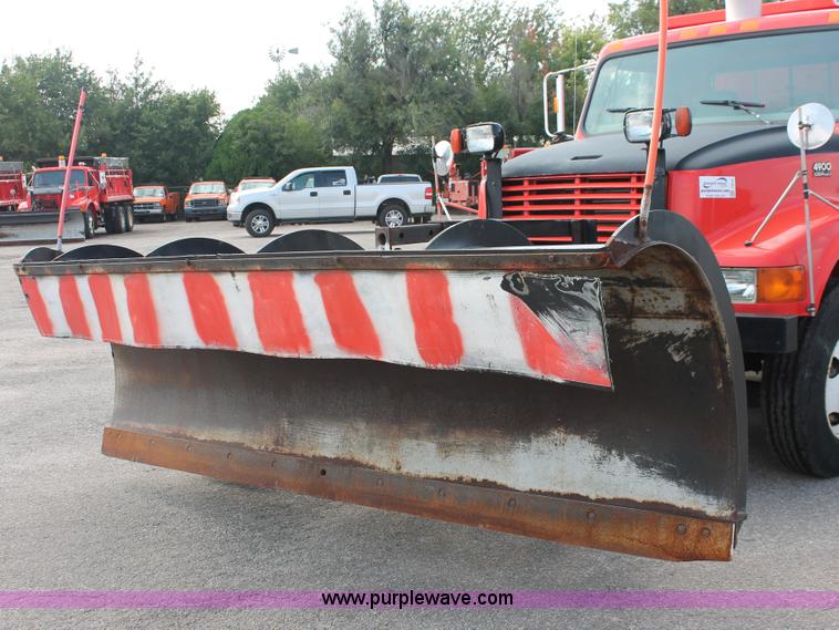 image for item I8030 1999 International 4900 dump truck