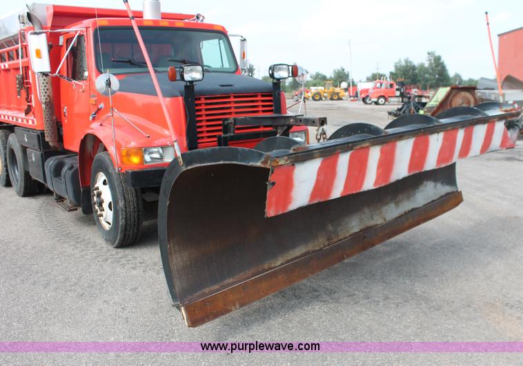 image for item I8030 1999 International 4900 dump truck