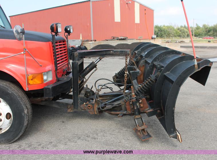 image for item I8030 1999 International 4900 dump truck