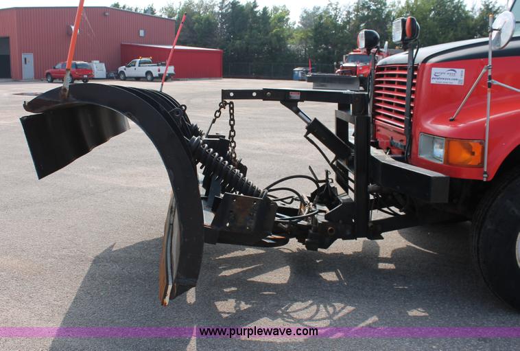 image for item I8030 1999 International 4900 dump truck