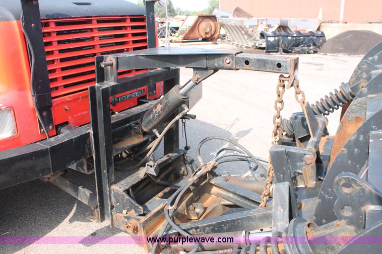 image for item I8030 1999 International 4900 dump truck