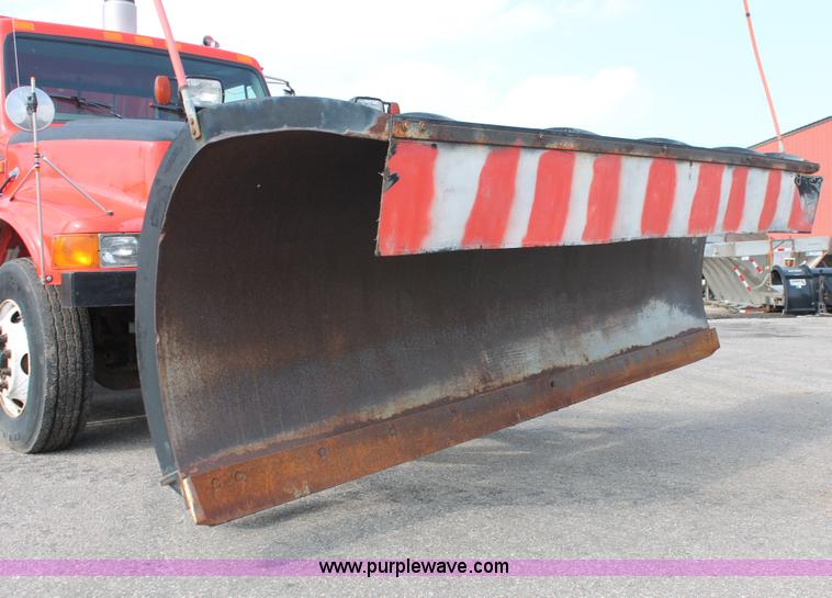 image for item I8030 1999 International 4900 dump truck