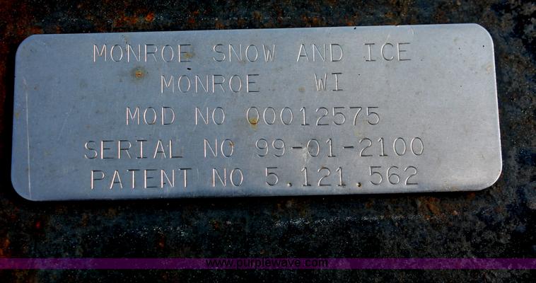 image for item I8030 1999 International 4900 dump truck