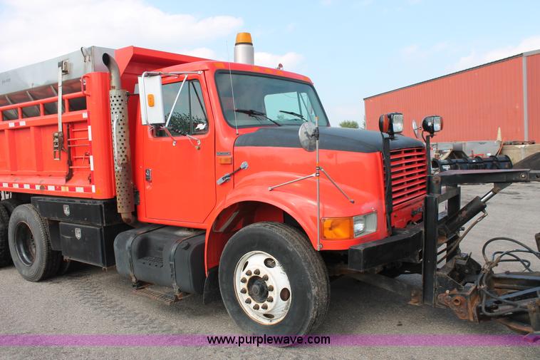 image for item I8030 1999 International 4900 dump truck