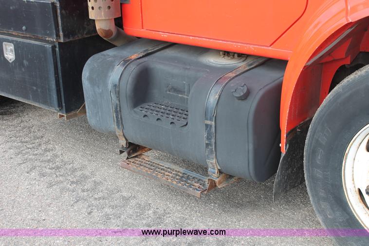 image for item I8030 1999 International 4900 dump truck