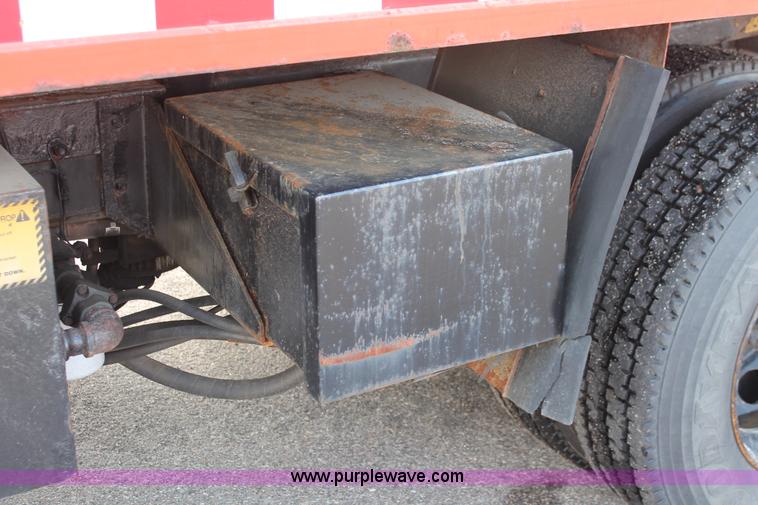 image for item I8030 1999 International 4900 dump truck