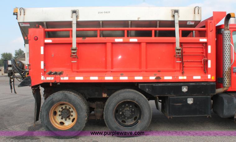 image for item I8030 1999 International 4900 dump truck