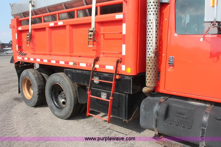 image for item I8030 1999 International 4900 dump truck