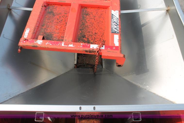 image for item I8030 1999 International 4900 dump truck