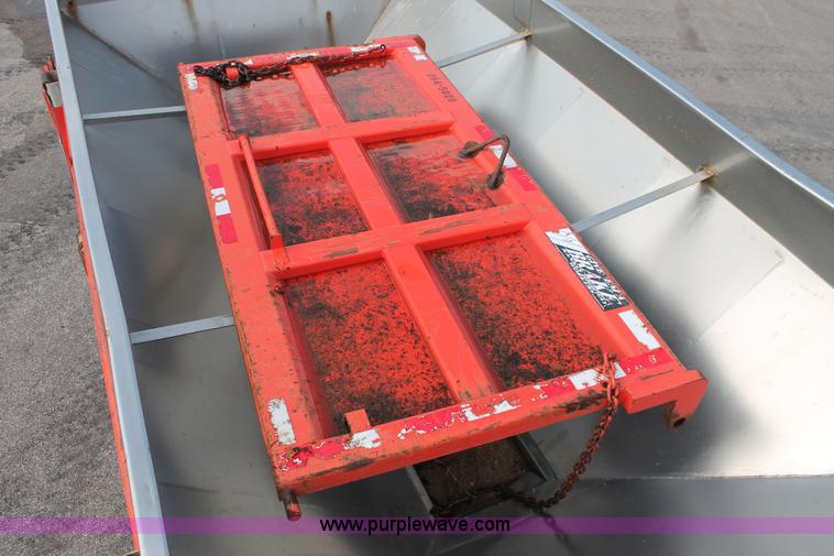 image for item I8030 1999 International 4900 dump truck