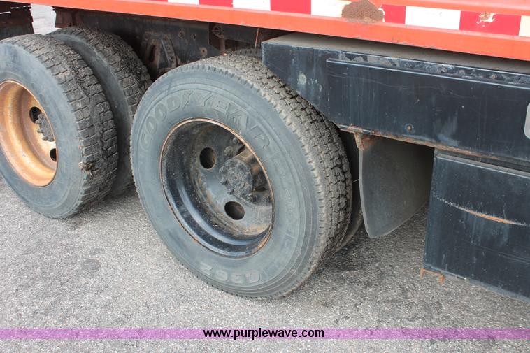 image for item I8030 1999 International 4900 dump truck