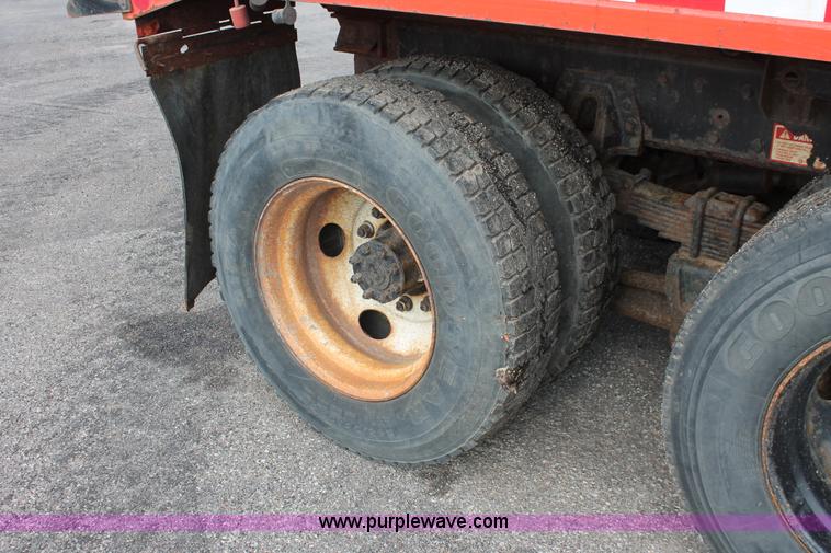 image for item I8030 1999 International 4900 dump truck