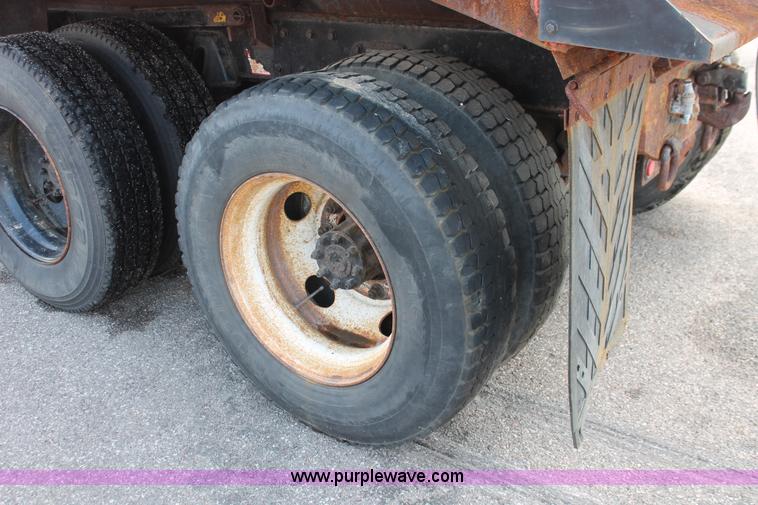 image for item I8030 1999 International 4900 dump truck