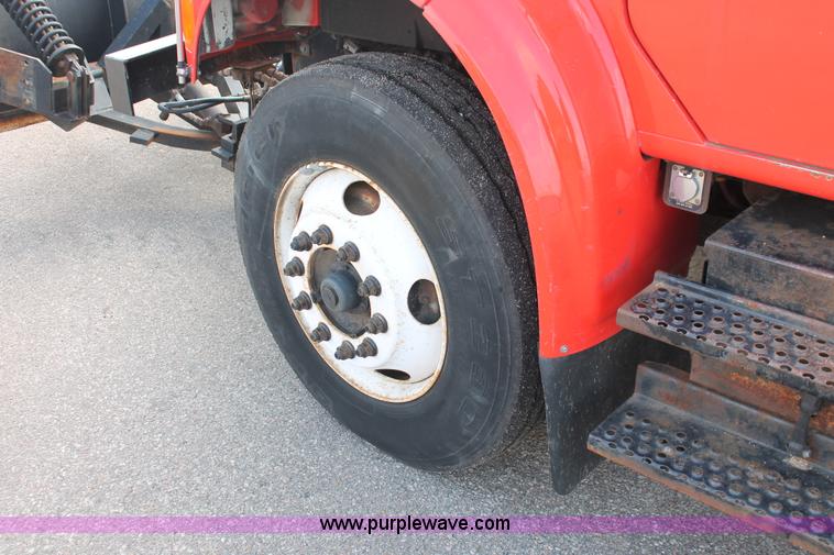 image for item I8030 1999 International 4900 dump truck