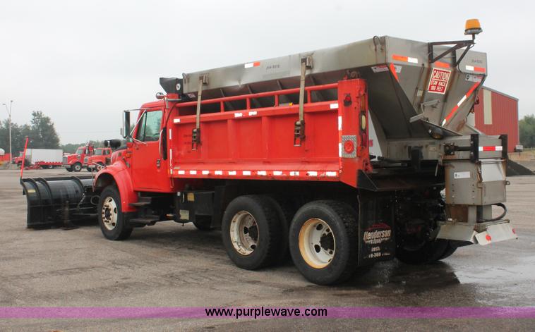 image for item I8031 1999 International 4900 dump truck