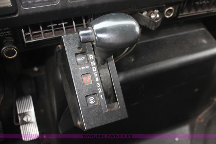 image for item I8031 1999 International 4900 dump truck