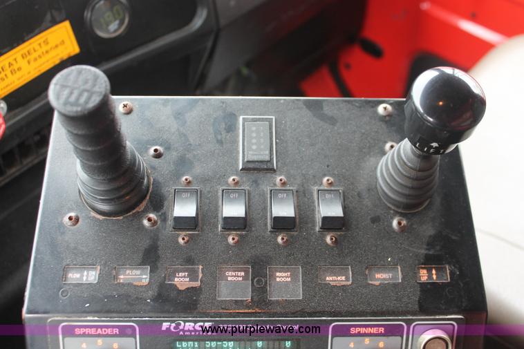 image for item I8031 1999 International 4900 dump truck