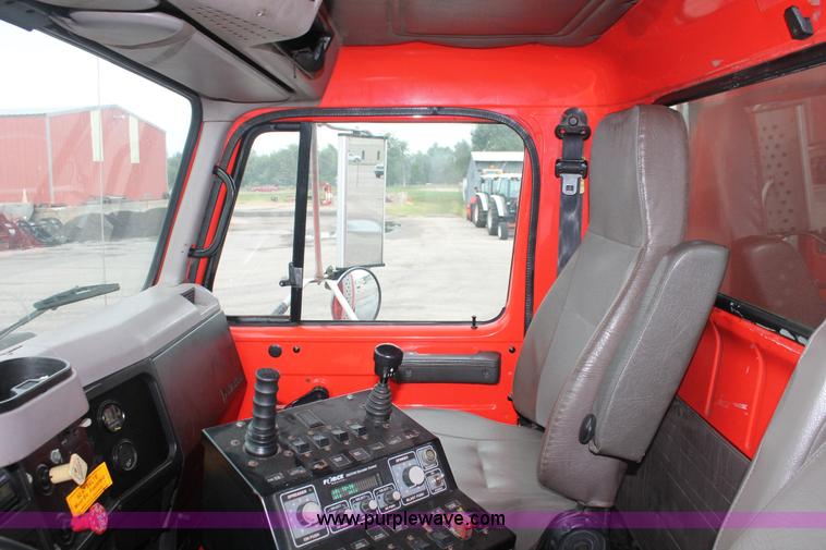 image for item I8031 1999 International 4900 dump truck