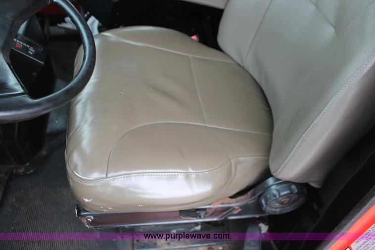 image for item I8031 1999 International 4900 dump truck