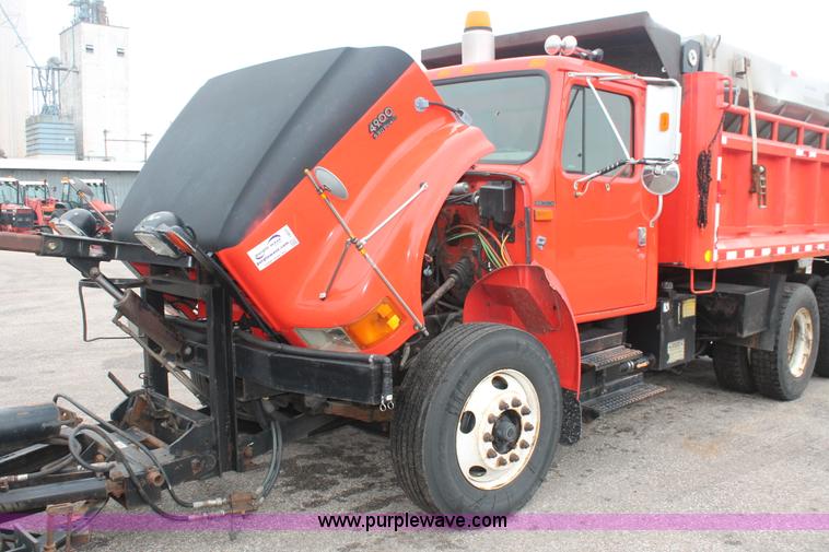 image for item I8031 1999 International 4900 dump truck
