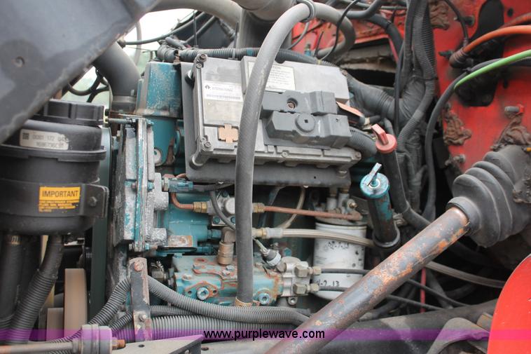 image for item I8031 1999 International 4900 dump truck