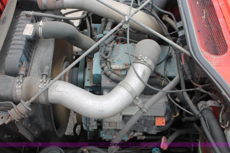 image for item I8031 1999 International 4900 dump truck