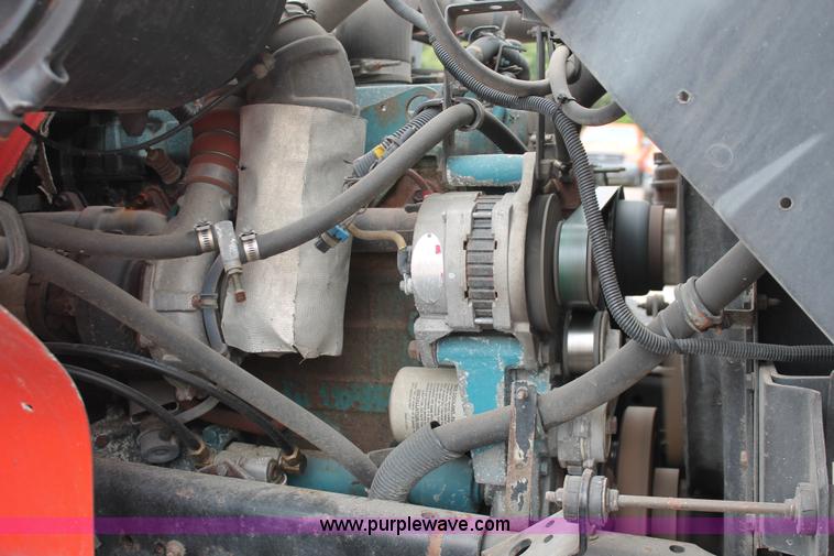 image for item I8031 1999 International 4900 dump truck