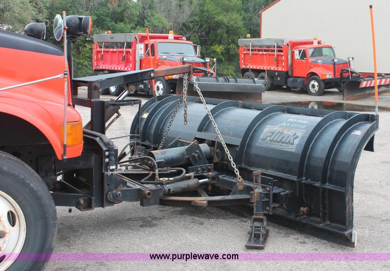 image for item I8031 1999 International 4900 dump truck