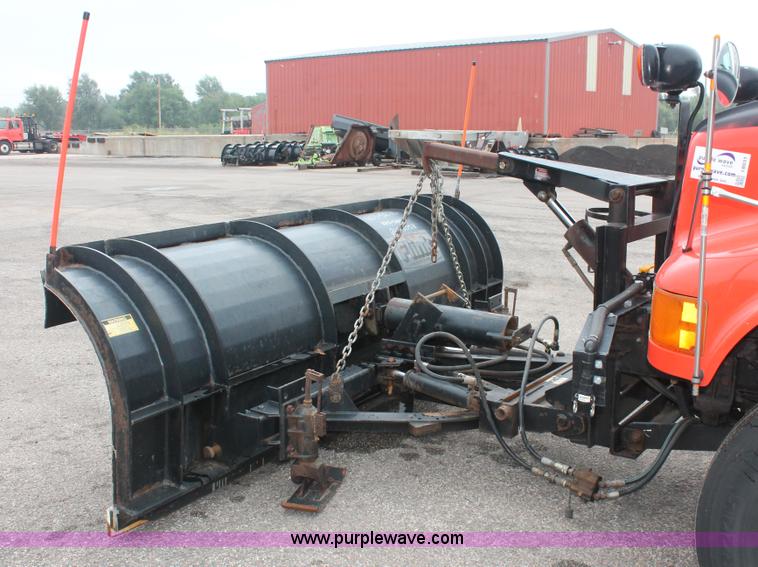 image for item I8031 1999 International 4900 dump truck