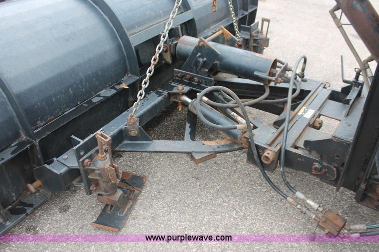 image for item I8031 1999 International 4900 dump truck