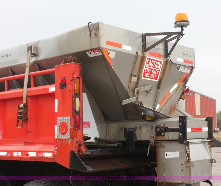 image for item I8031 1999 International 4900 dump truck