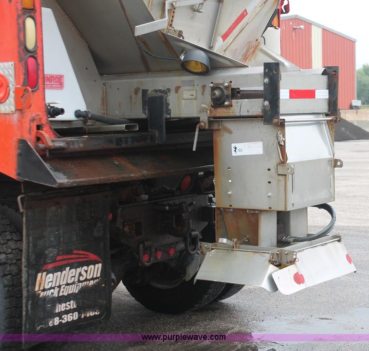 image for item I8031 1999 International 4900 dump truck