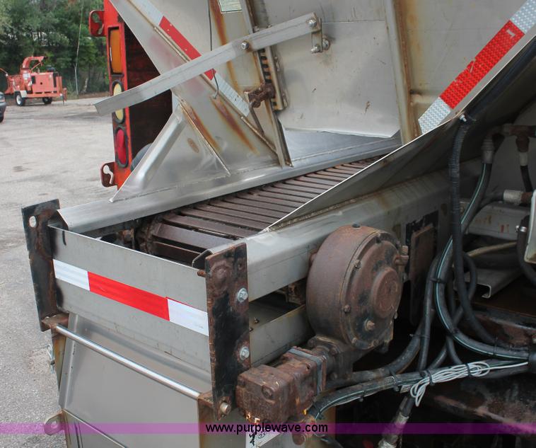 image for item I8031 1999 International 4900 dump truck