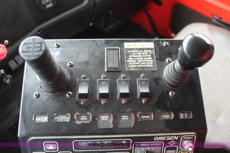 image for item I8032 1999 International 4900 dump truck