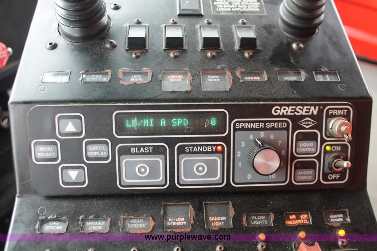 image for item I8032 1999 International 4900 dump truck