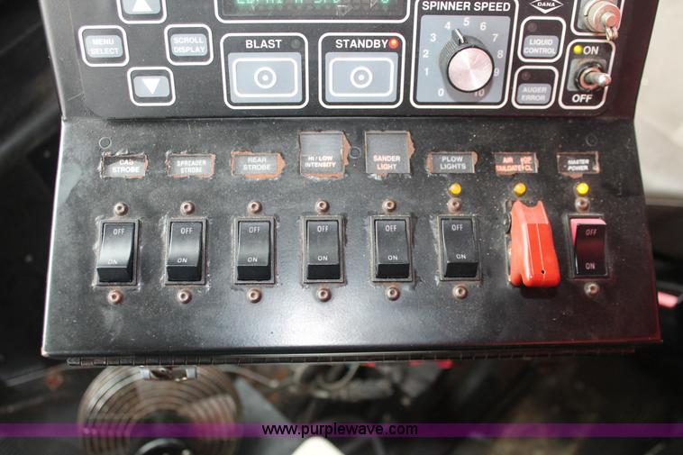 image for item I8032 1999 International 4900 dump truck