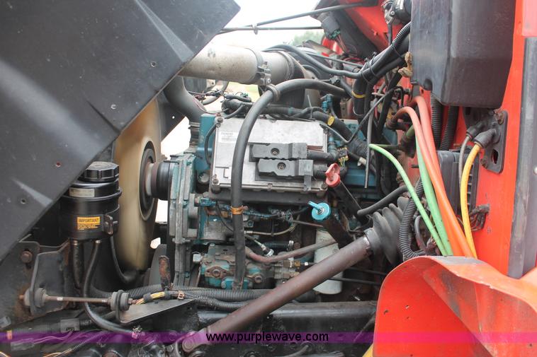 image for item I8032 1999 International 4900 dump truck