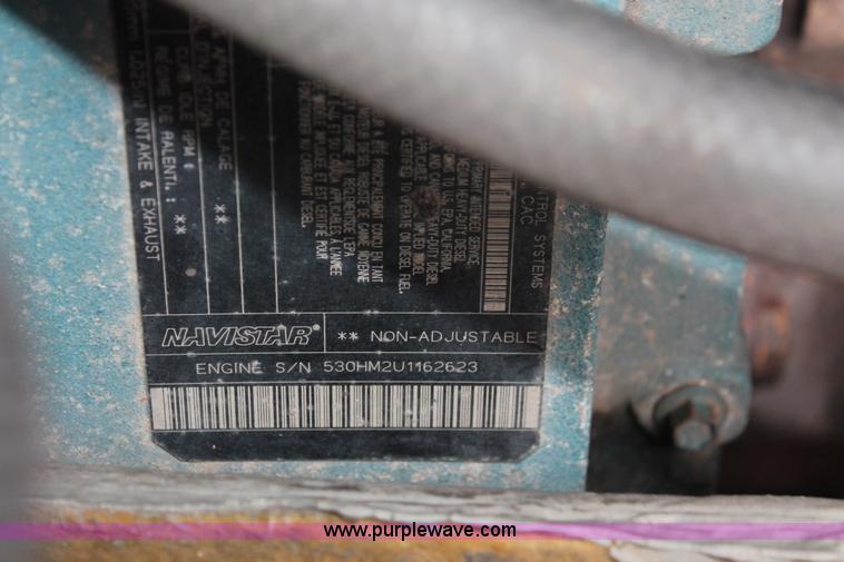 image for item I8032 1999 International 4900 dump truck