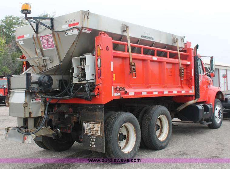 image for item I8032 1999 International 4900 dump truck
