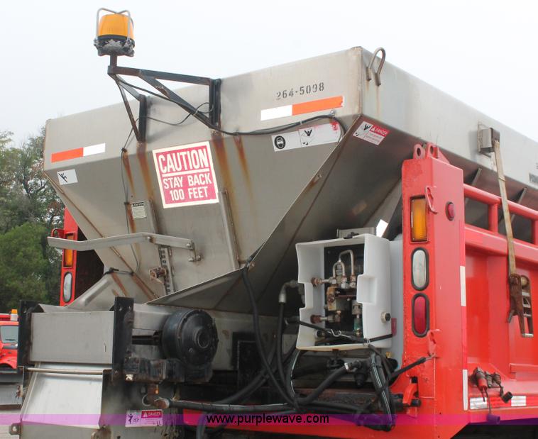 image for item I8032 1999 International 4900 dump truck