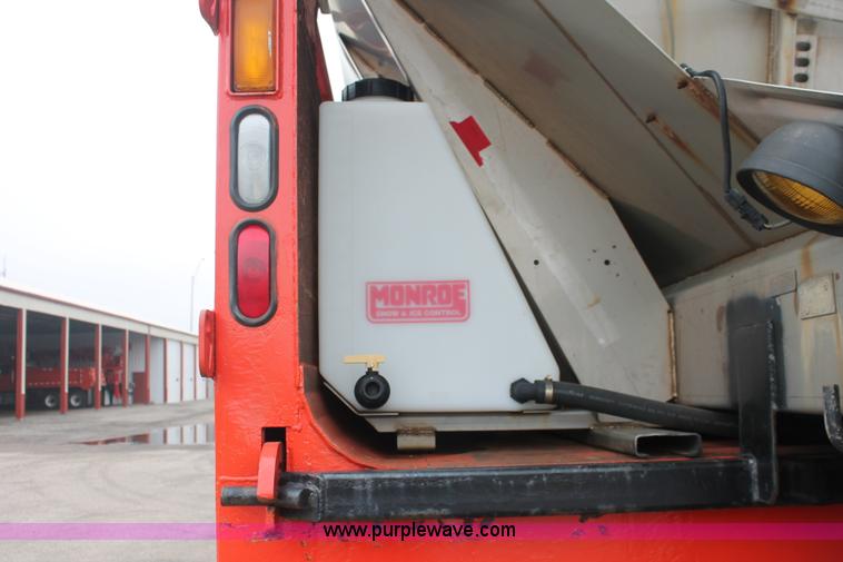 image for item I8032 1999 International 4900 dump truck