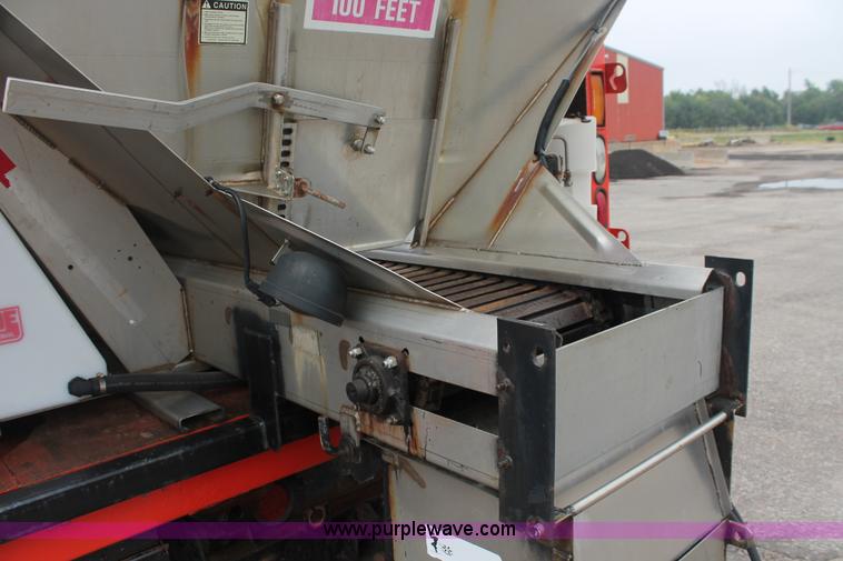 image for item I8032 1999 International 4900 dump truck