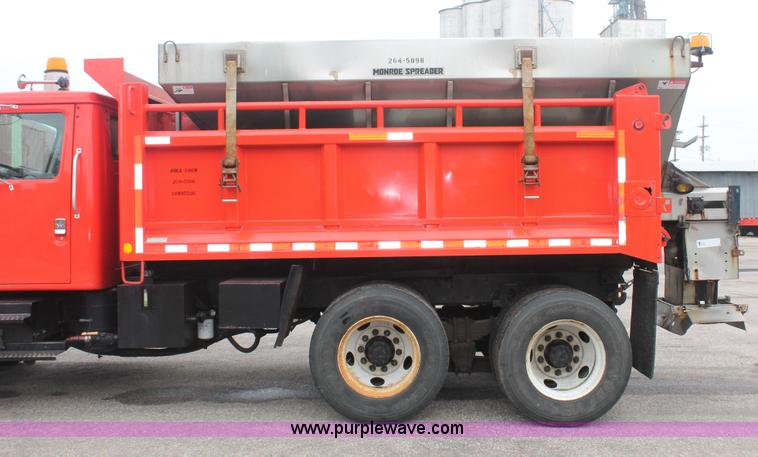 image for item I8032 1999 International 4900 dump truck