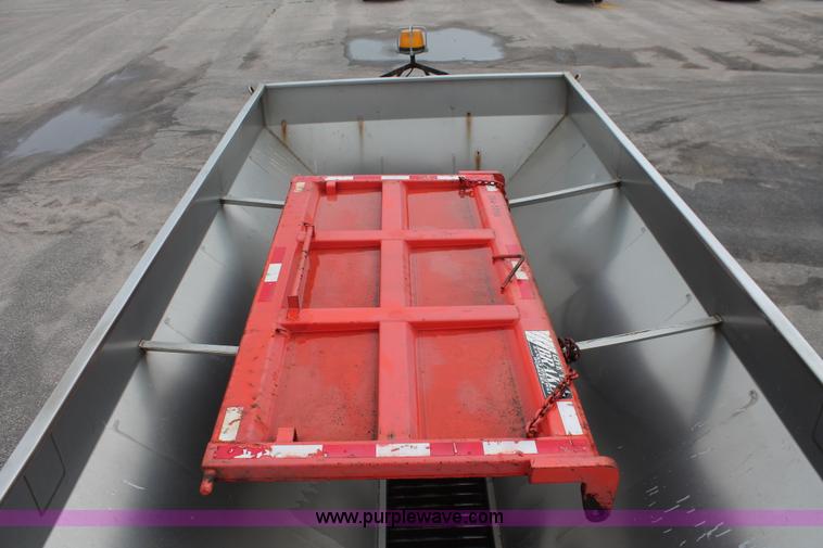 image for item I8032 1999 International 4900 dump truck