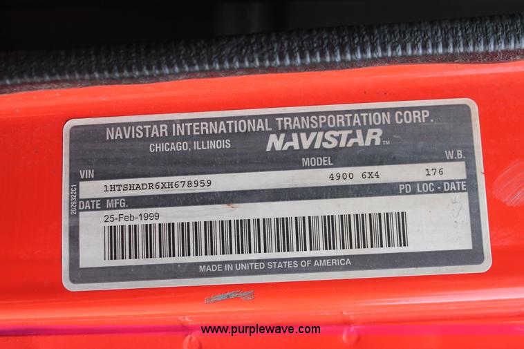 image for item I8032 1999 International 4900 dump truck