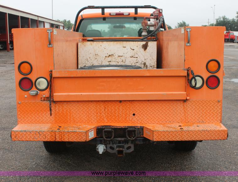 image for item I8033 2002 Chevrolet 2500 utility truck